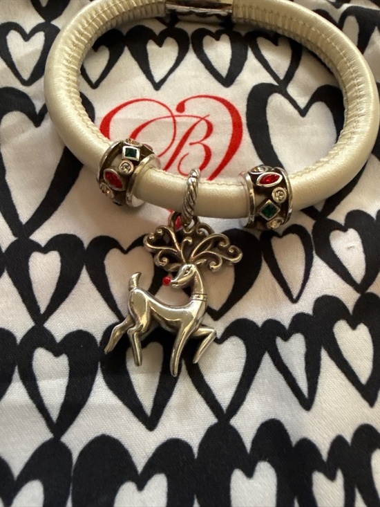 Brighton Jewelry White Christmas Bracelet with Holiday Beads and Reindeer Charm - Picture 4 of 6